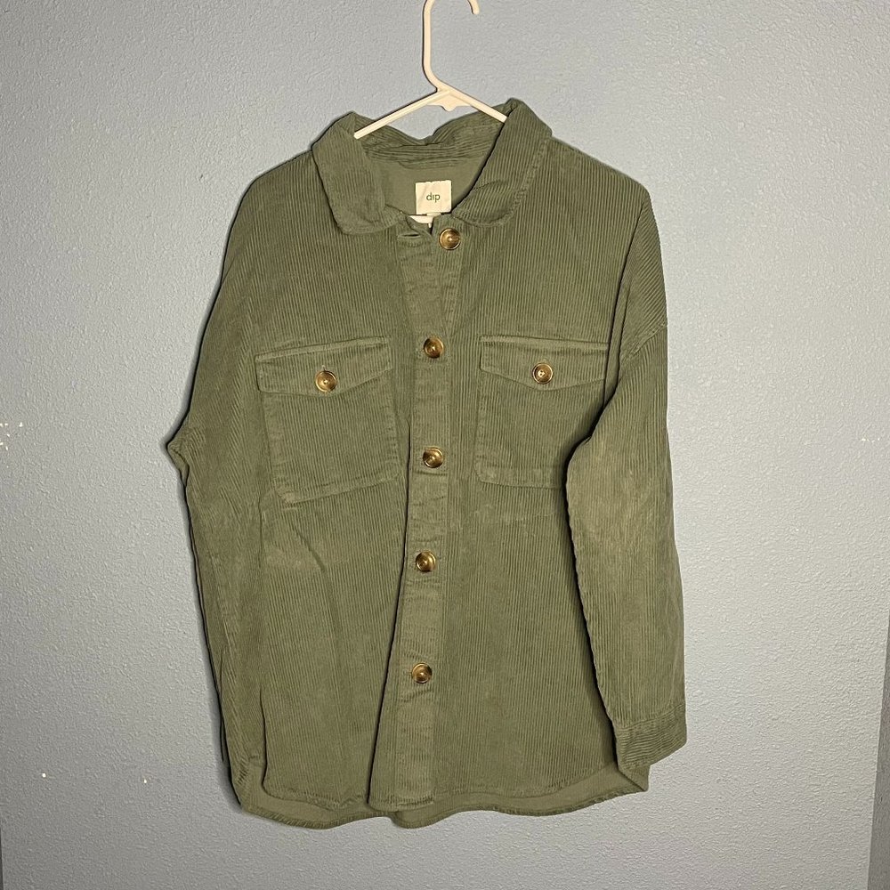 Comfortable jacket great for work, school, outside events.